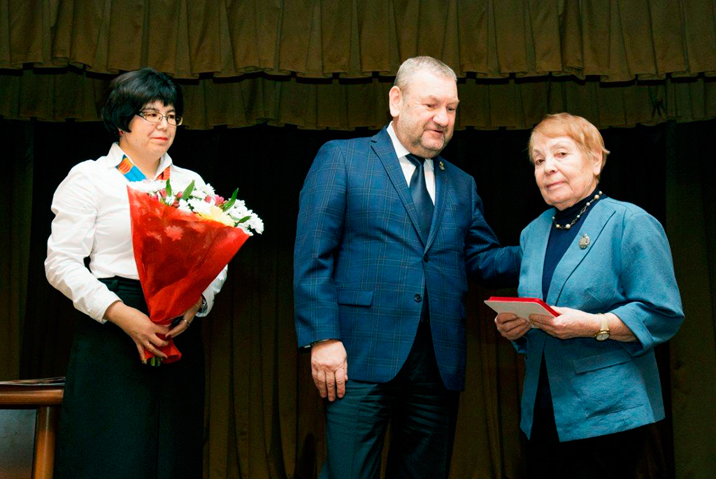 Профессор ТУСУРа награждён золотым знаком Томского профессорского собрания