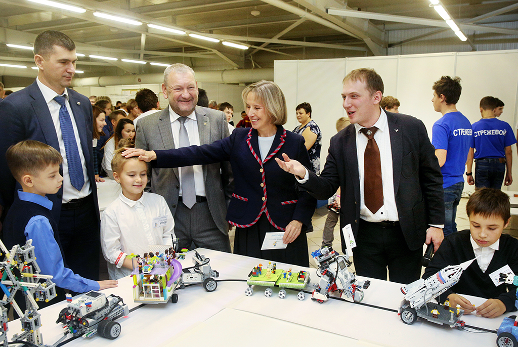 Александр Шелупанов: «Роботы помогают нам учиться и жить!»
