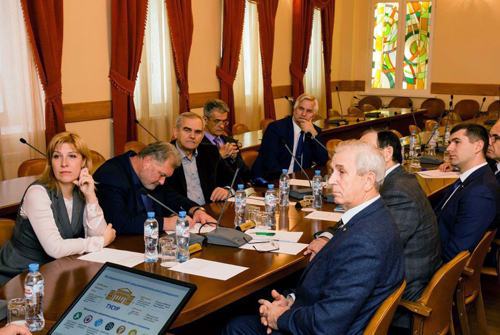 Росэлектроника и ТУСУР подписали договор о стратегическом партнёрстве