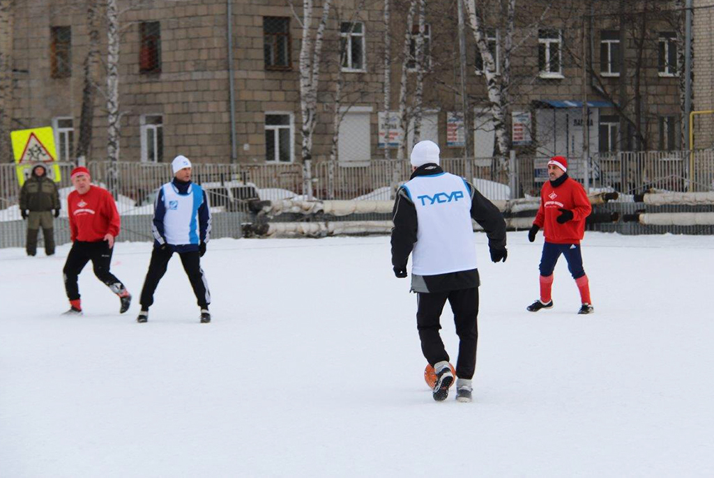 Команда ТУСУРа – победитель чемпионата региональных соревнований по зимнему футболу