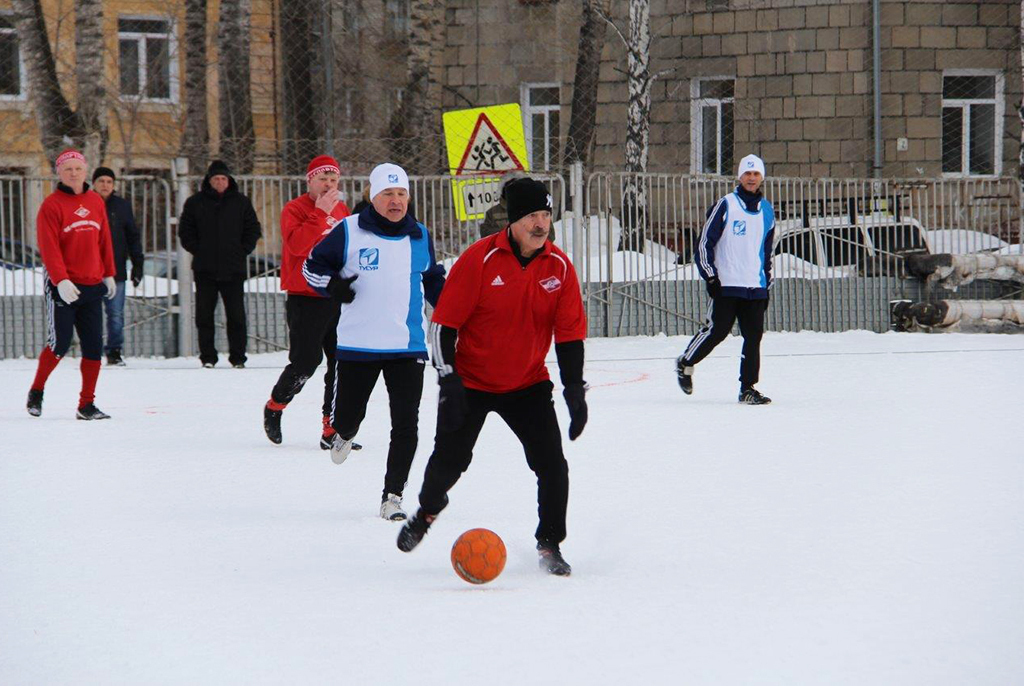 Команда ТУСУРа – победитель чемпионата региональных соревнований по зимнему футболу