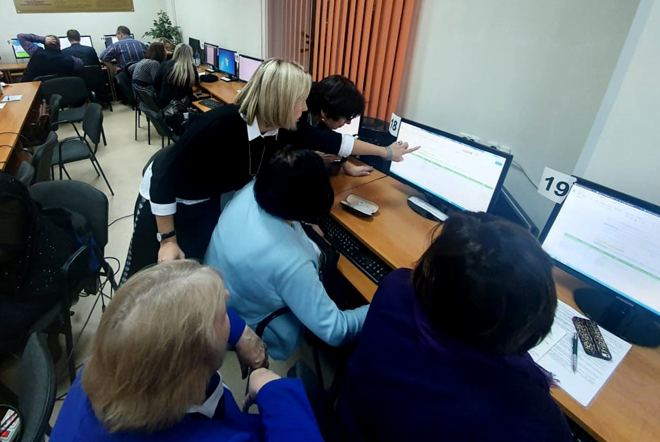 Сотрудники управления дополнительного образования ТУСУРа познакомили преподавателей трёх сибирских вузов с технологиями непрерывного образования