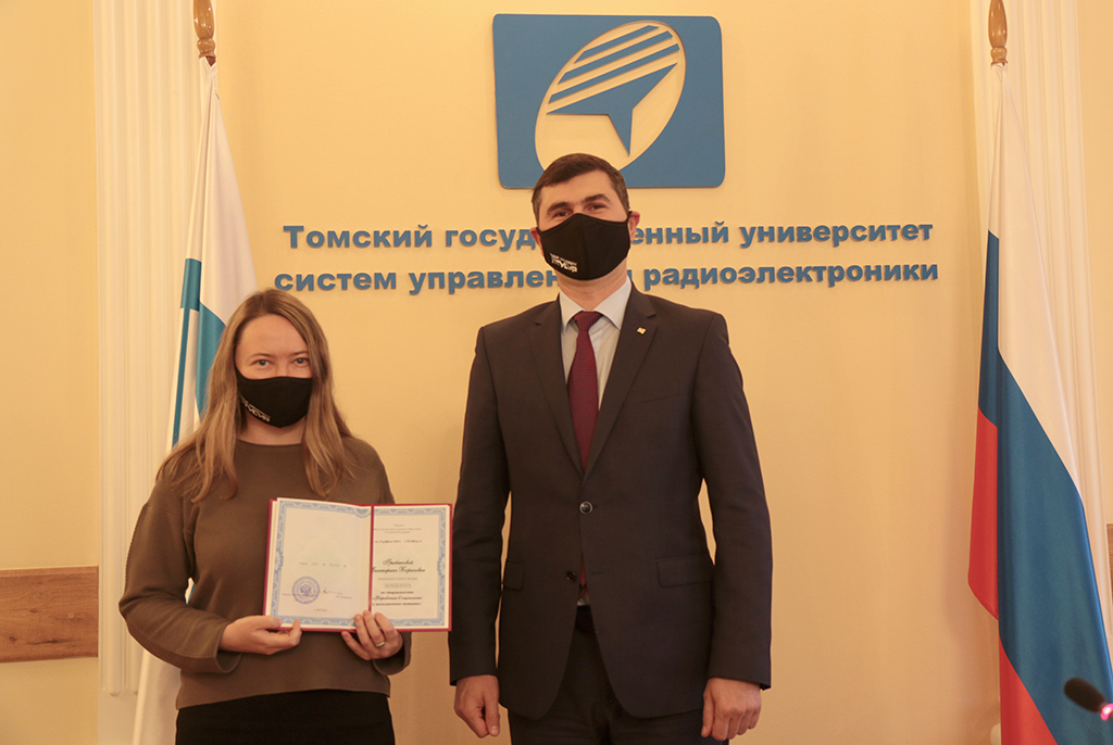 Сотрудников ТУСУРа наградили почётными знаками за научную деятельность