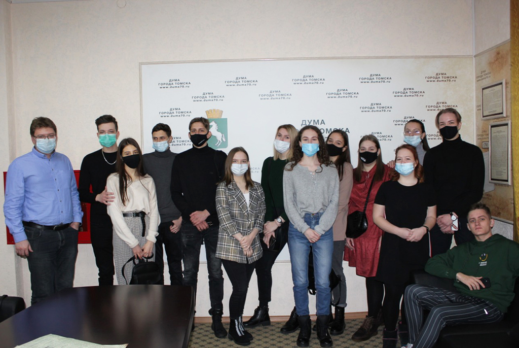 Студенты ТУСУРа посетили Думу города Томска