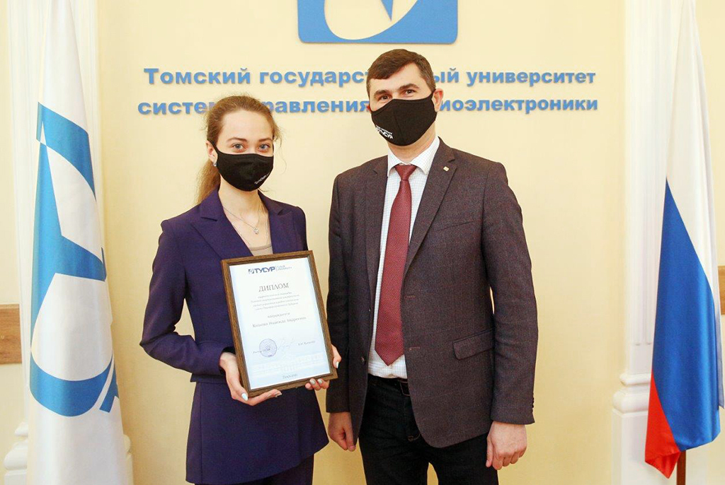 Сотрудники и студенты ТУСУРа получили награды на учёном совете