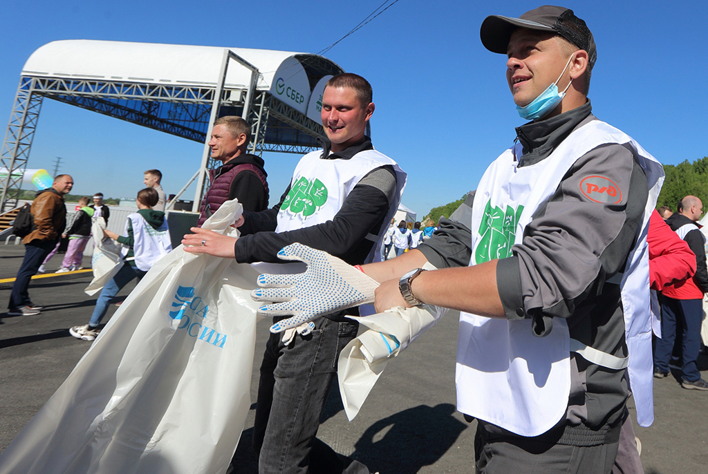 Тусуровский спасотряд принял участие в судействе чемпионата по сбору мусора