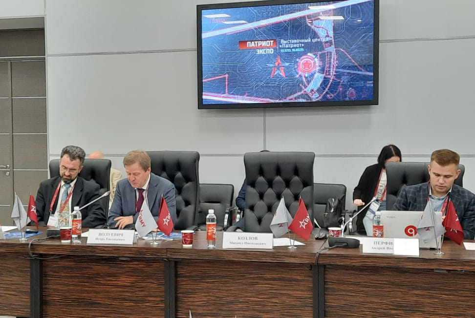 Круглый стол ТУСУРа на форуме «Армия — 2021» собрал ключевых экспертов в области информационной безопасности