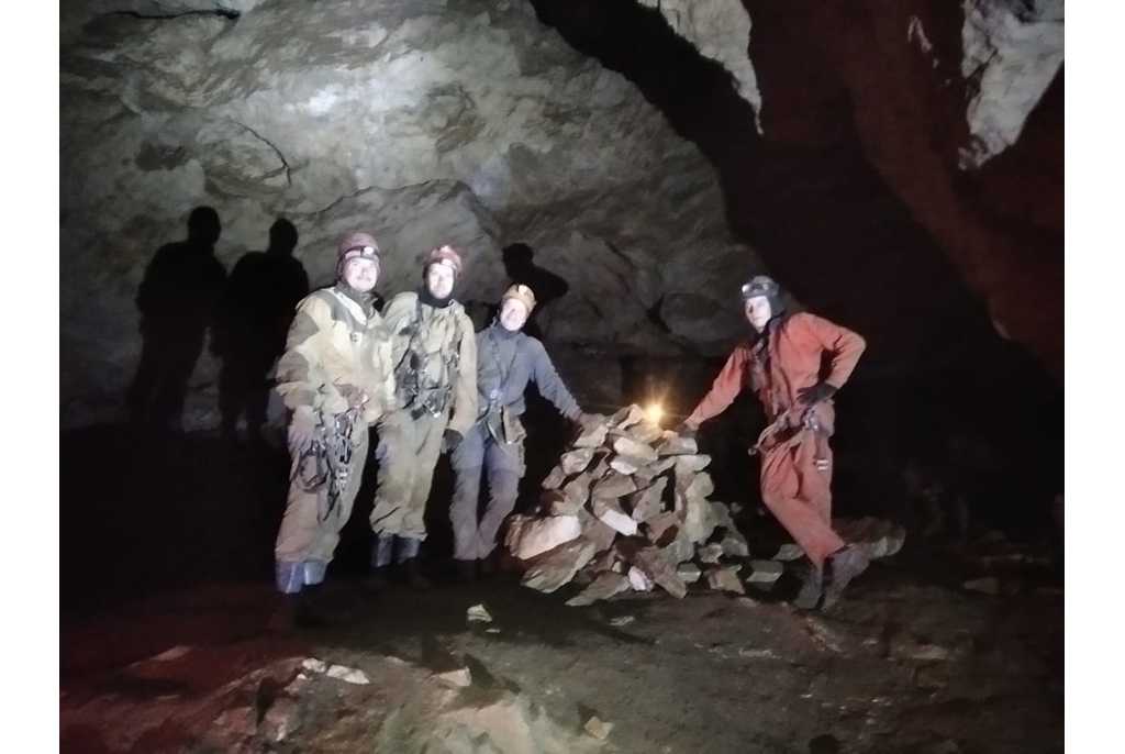 Спортклубы ТУСУРа исследовали подземное озеро в Хакассии