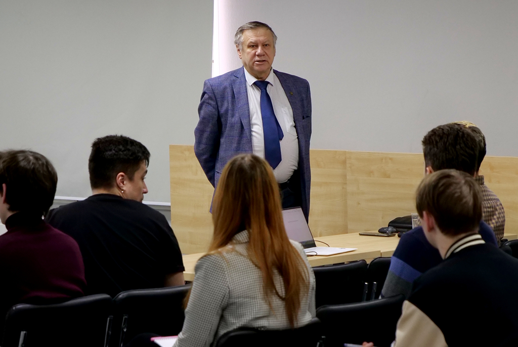 Студенты университетов Томска познакомились с грантовой программой «Студенческий стартап» в СБИ ТУСУРа