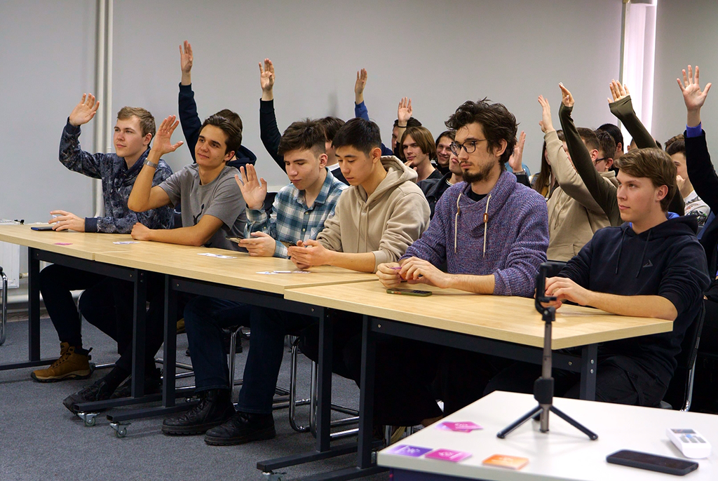 Около ста студентов ТУСУРа приняли участие в бизнес-игре «Стартап-конструктор»