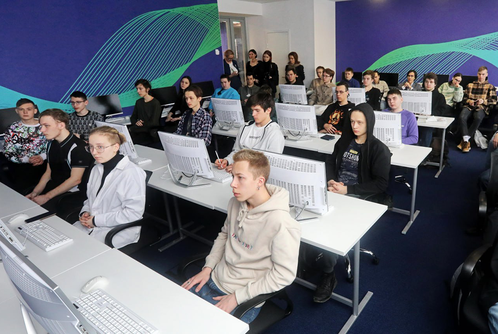Школьникам рассказали о востребованности томских выпускников представители ТУСУРа и московской ИТ-компании