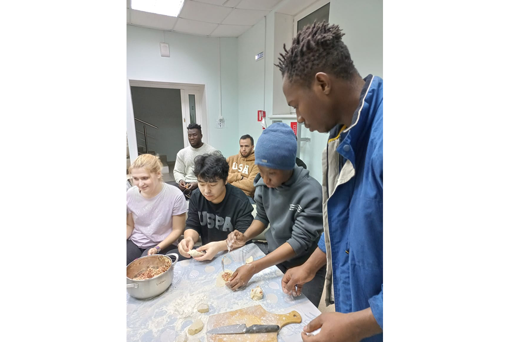 Russian and International Students Gather for a Manti-Making Master Class