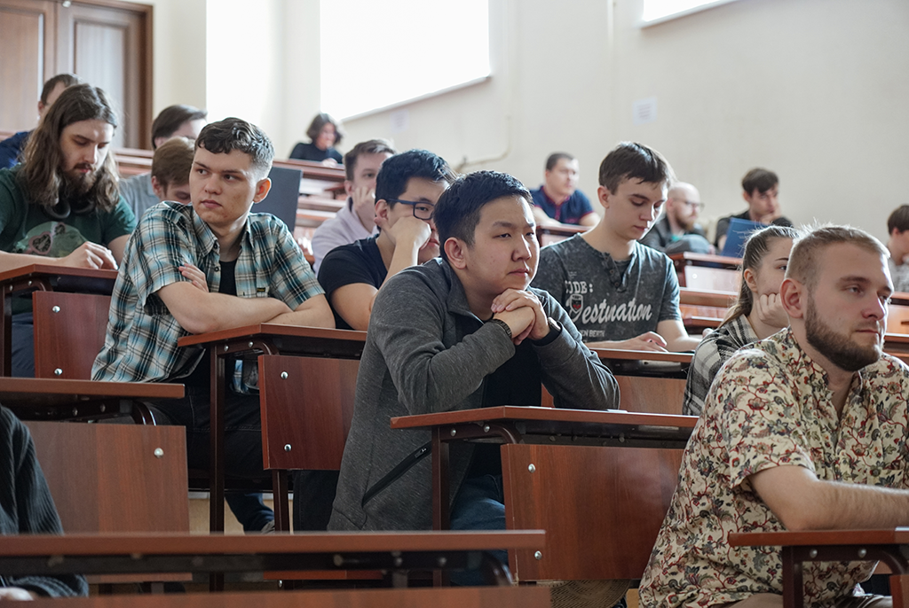 В ТУСУРе прошла встреча представителей УМВД России по Томской области со студентами ФБ