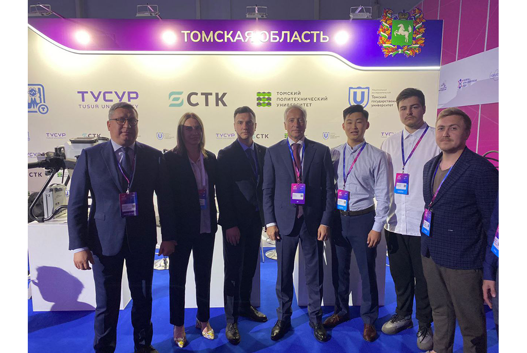 ТУСУР представил свои разработки на выставке форума «Технопром-2023»