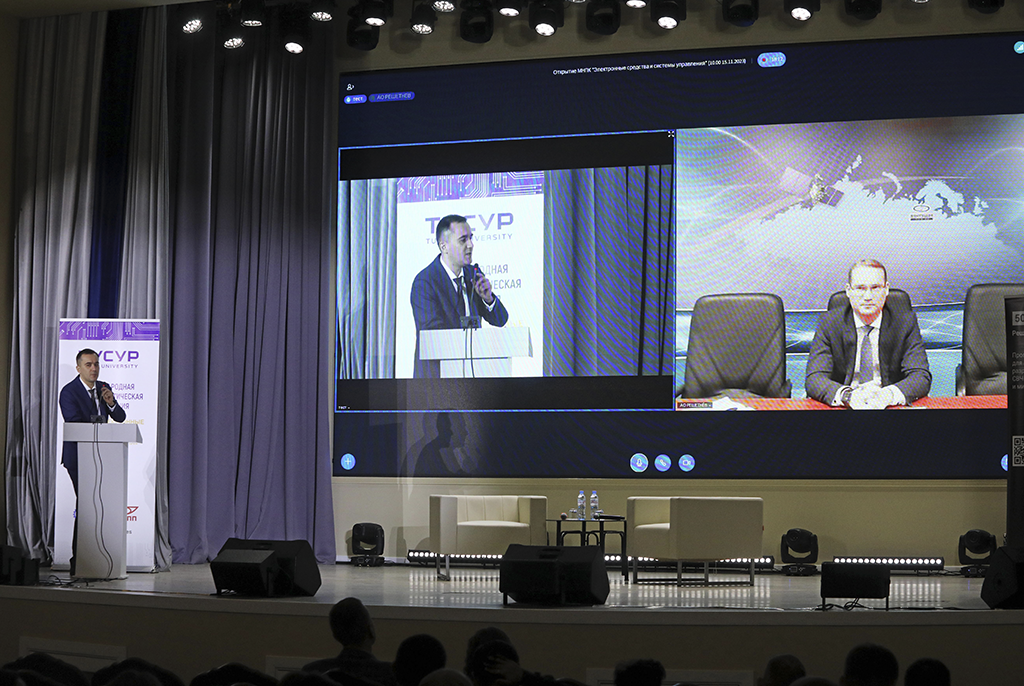В ТУСУРе состоялась международная конференция, посвящённая электронным средствам и системам управления