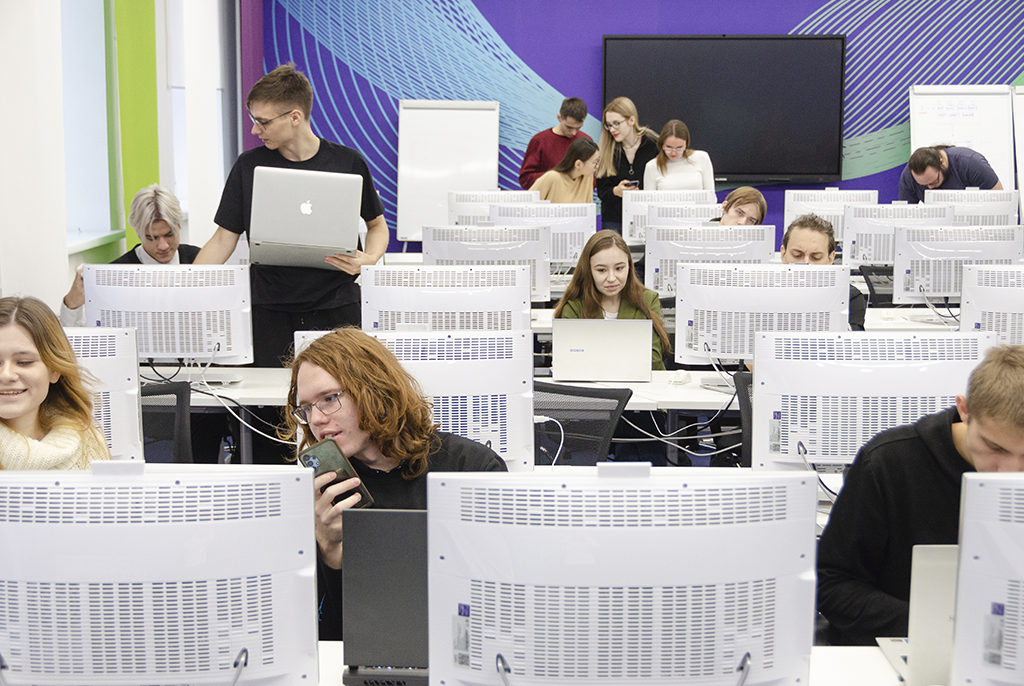 Четыре команды IT-Академии вступили в борьбу за победу в хакатоне «Лаборатории Касперского»