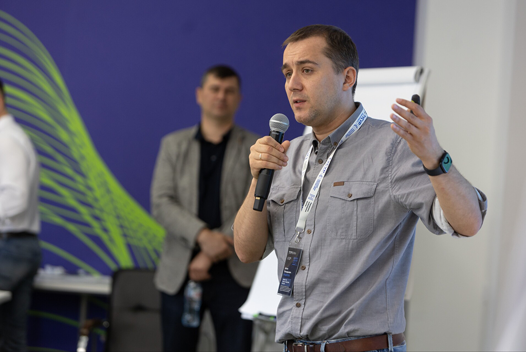 Антон Лощилов: «Мы создаем проектные команды»