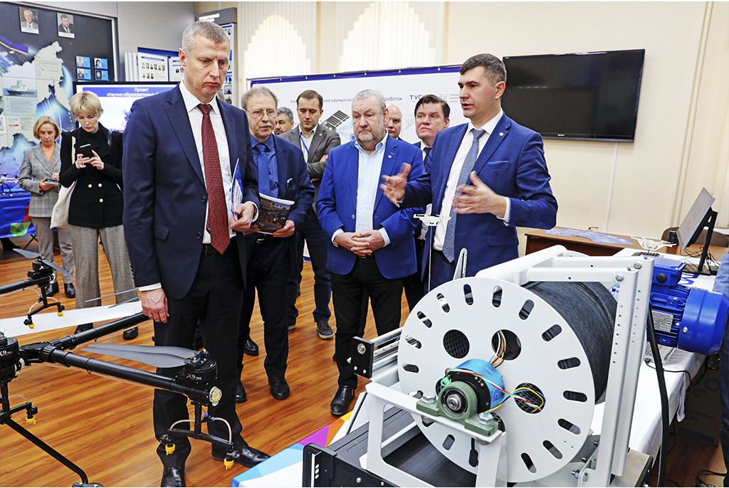 TUSUR Presents Research Projects to the Ambassador of Belarus