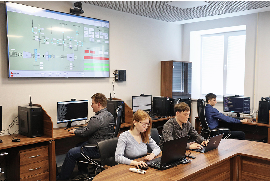 Центр превосходства «Безопасные цифровые технологии» открылся в ТУСУРе в дни проведения Форума «CyberV-2024»