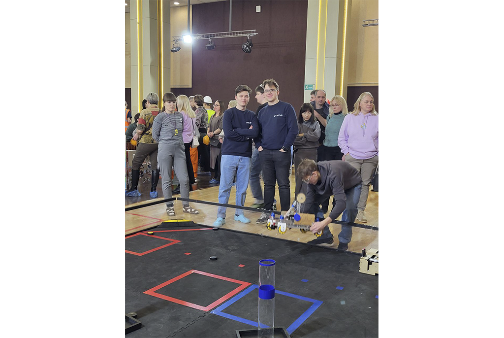 Томская команда, подготовленная студентами ТУСУРа, впервые принимала участие в Национальном чемпионате по робототехнике