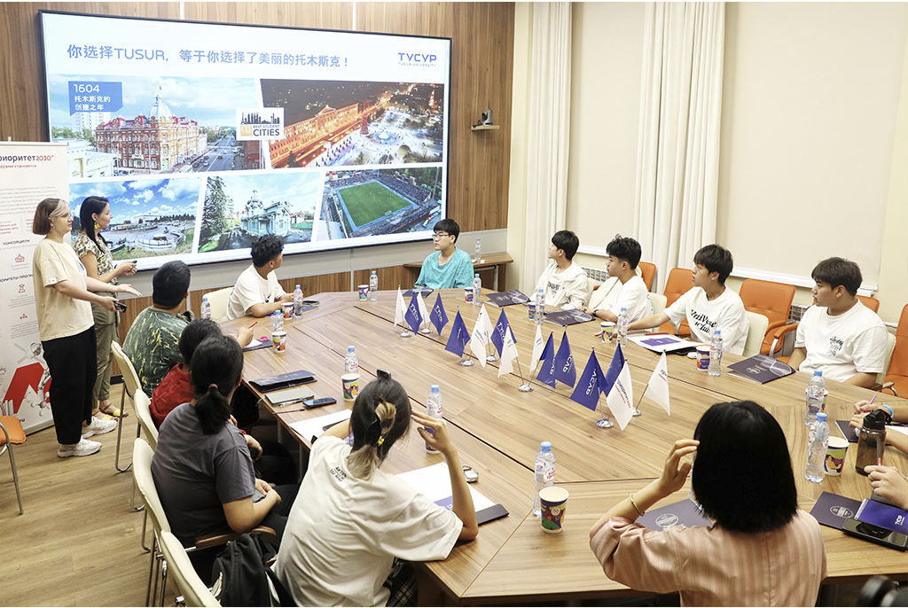 Students from China Arrived for a Two-Week Russian Course at TUSUR