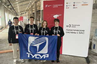 Команды ТУСУРа демонстрируют инженерное мастерство на интенсиве «Архипелаг 2025»