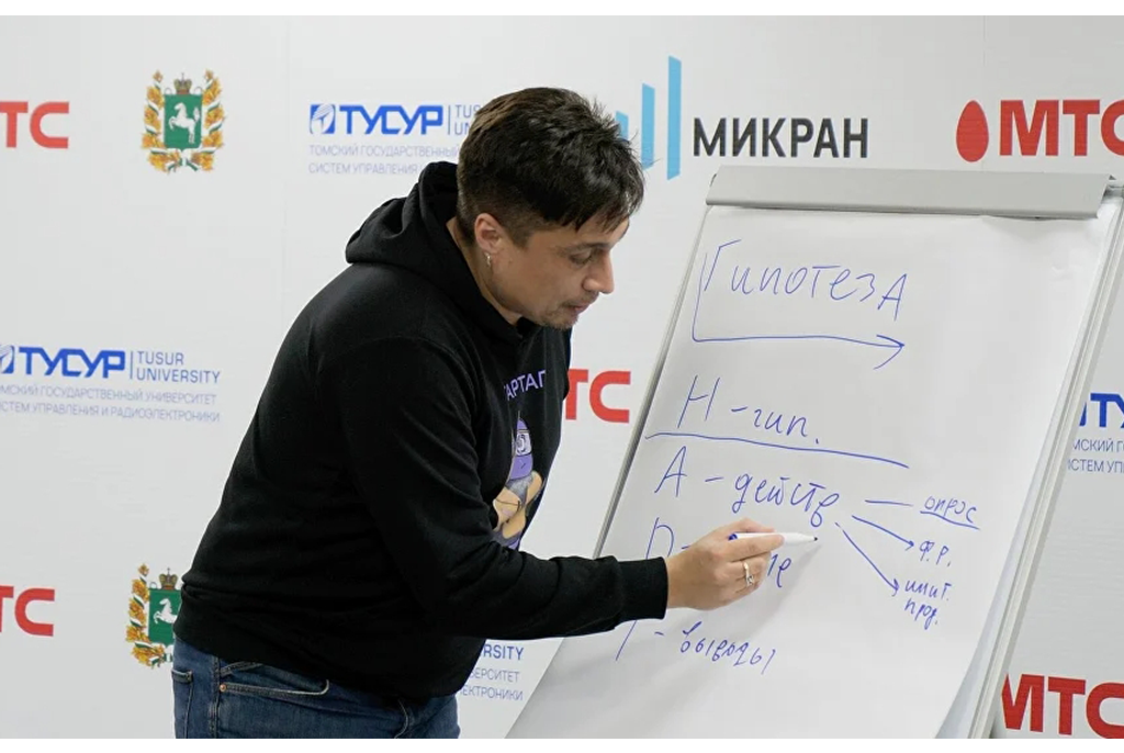 Погружение в клиента: как прошёл практикум «Глубинные интервью»