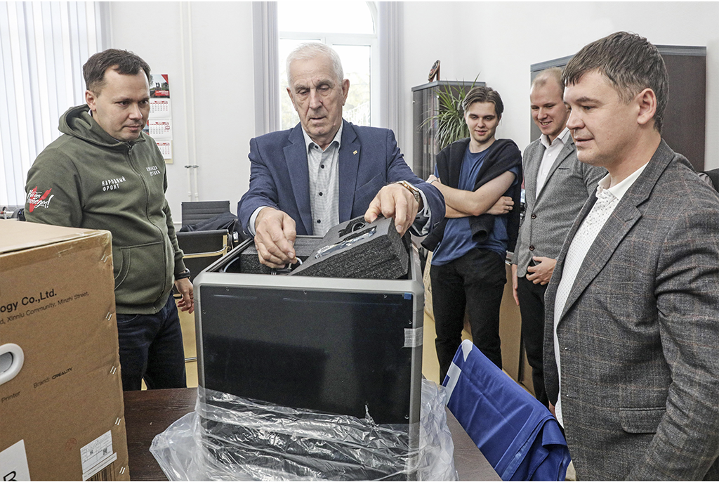 ТУСУР передал бойцам СВО новую партию необходимой техники