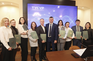 Сотрудники и студенты ТУСУРа отмечены наградами на учёном совете