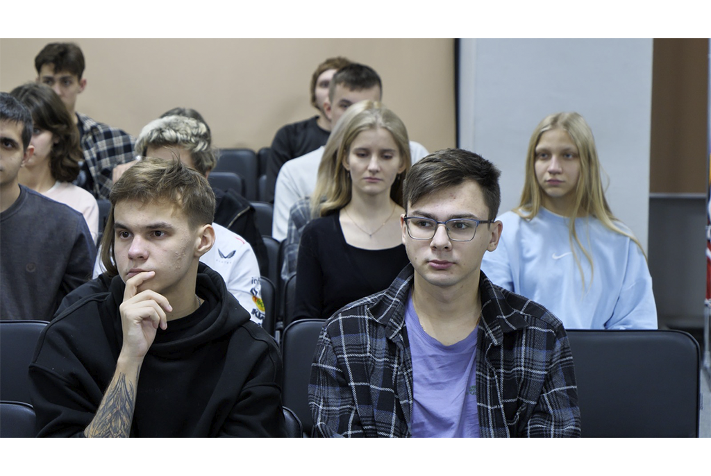 Мастер-класс Анны Цыплухиной прошёл в СБИ ТУСУРа