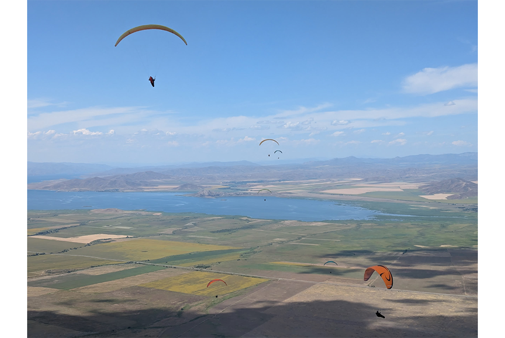 Podnebesye Pilot an International Paragliding Competition Award Winner