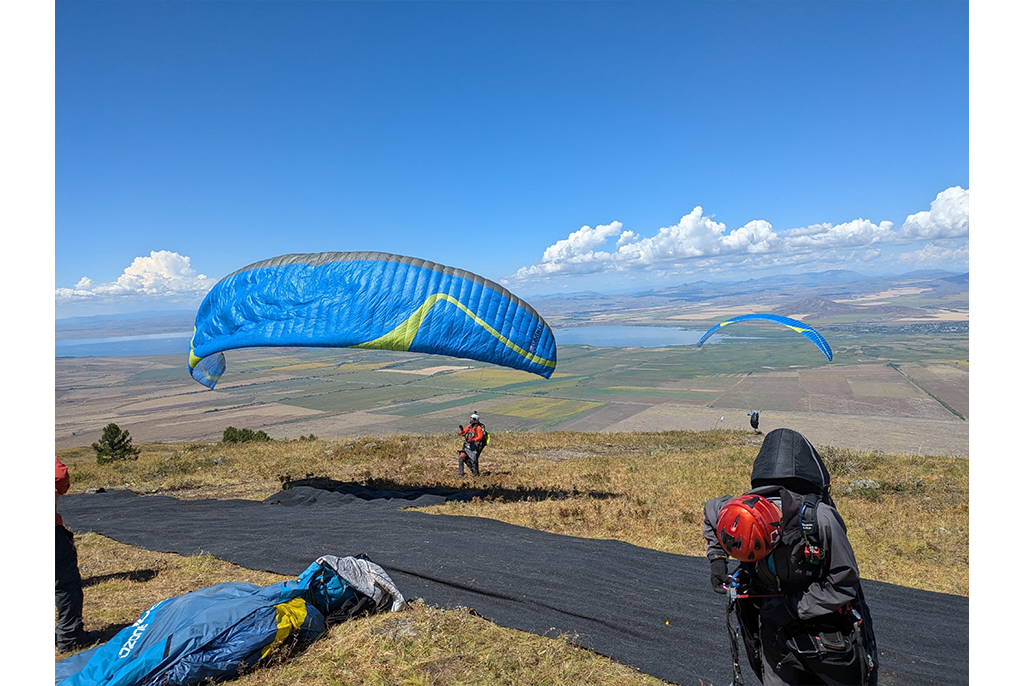 Podnebesye Pilot an International Paragliding Competition Award Winner