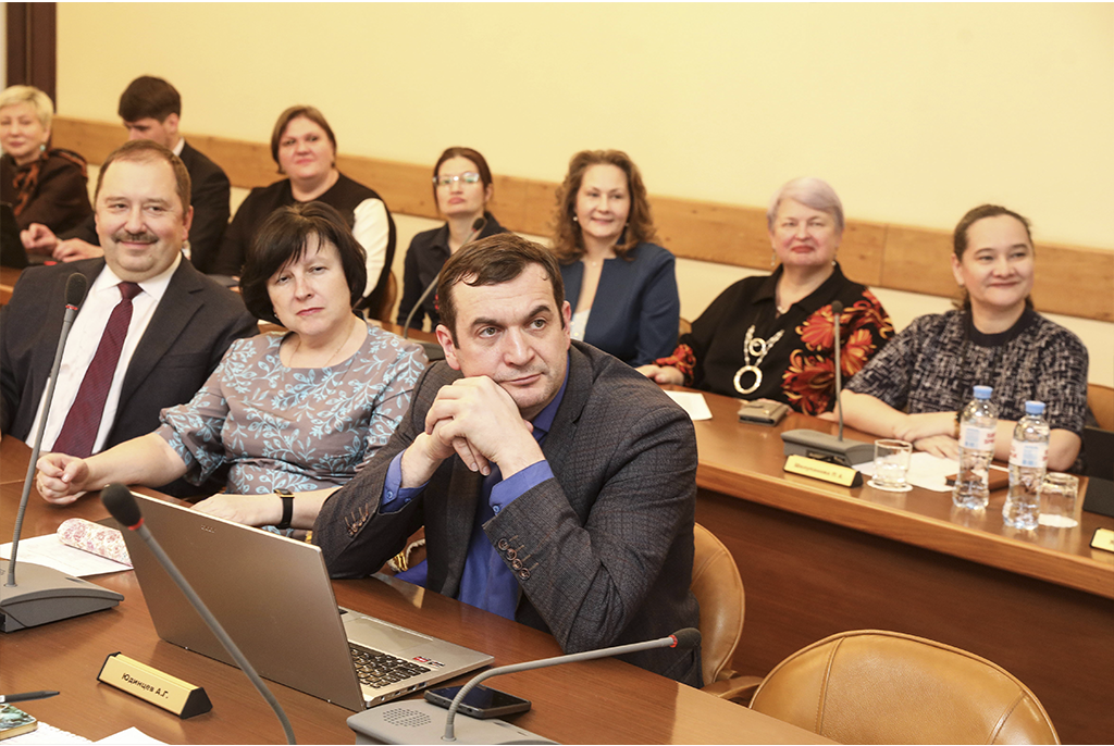 В ТУСУРе прошёл выездной Учёный совет НГУЭУ