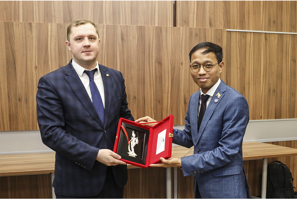 TUSUR and Myanmar Space Agency Discuss Potential Cooperation