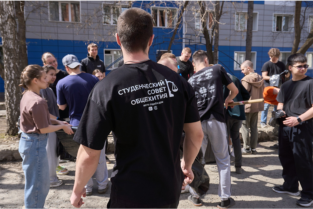 Студенты ТУСУРа приняли участие во Всероссийском субботнике СКС Профсоюза