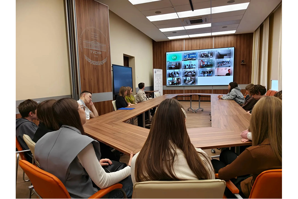 Студенческие семьи ТУСУРа приняли участие в открытом диалоге на тему «Университеты — территория крепкой семьи»