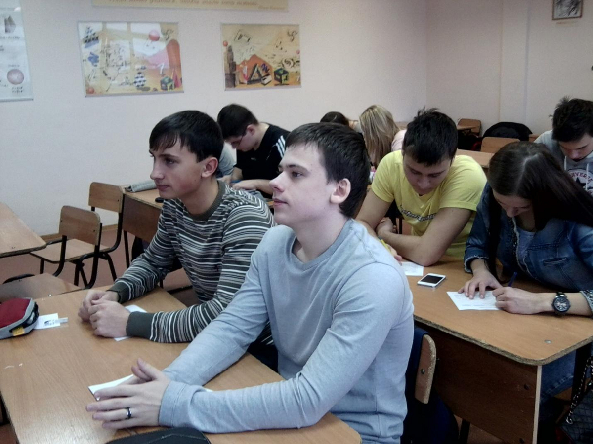 Представители кафедры РЭТЭМ провели профориентационные беседы с учениками школы № 40