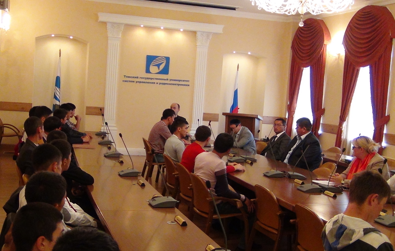 28 августа в ТУСУРе состоялась встреча-консультация со студентами первого курса РКФ из Киргизии