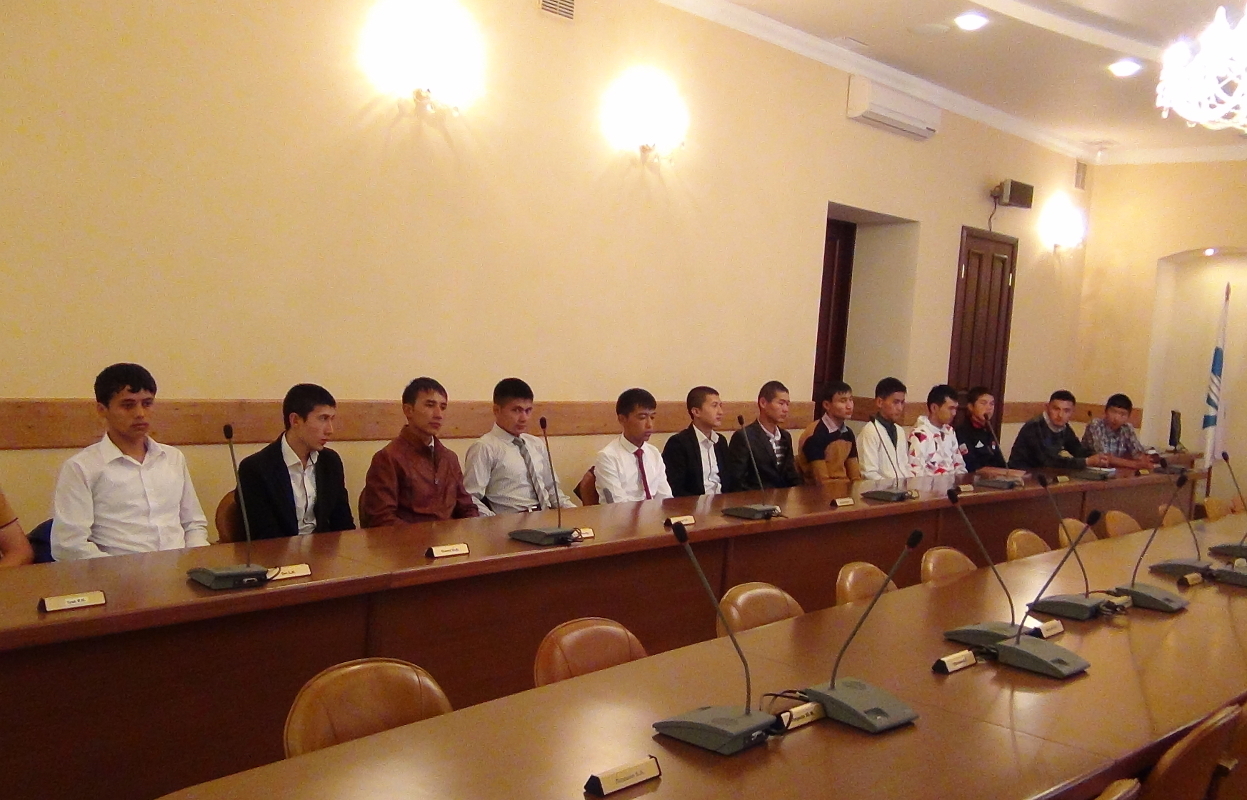 28 августа в ТУСУРе состоялась встреча-консультация со студентами первого курса РКФ из Киргизии