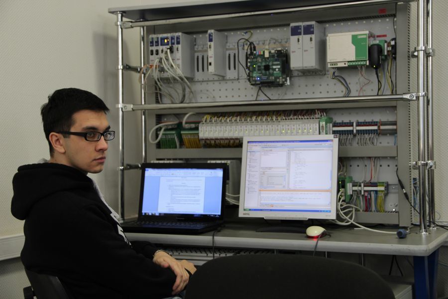 В лаборатории Xilinx на базе кафедры электронных систем ТУСУРа проходят занятия для студентов ФИТ в рамках ГПО