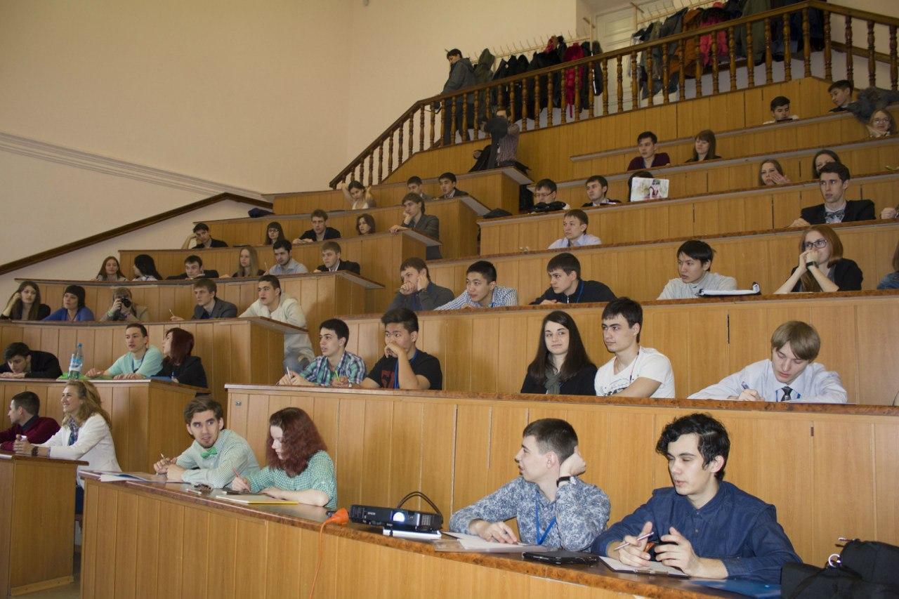 Студенты ТУСУРа приняли участие в «Императорском диспуте»