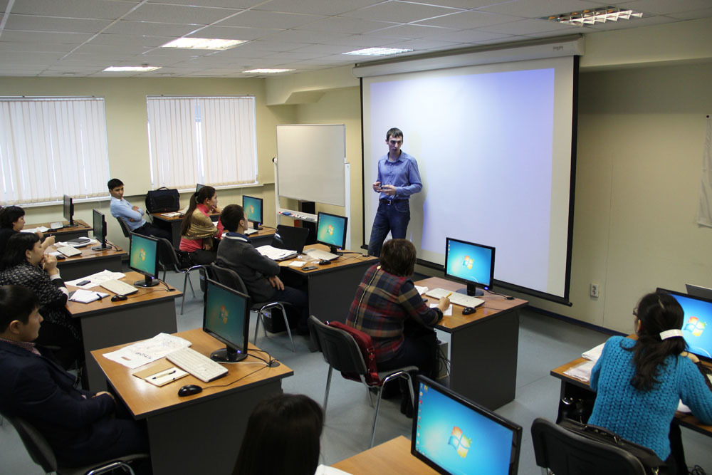В Центре международной IT-подготовки проходят обучение преподаватели и сотрудники «Торгово-экономического колледжа Казпотребсоюза» Республики Казахстан, г. Астана