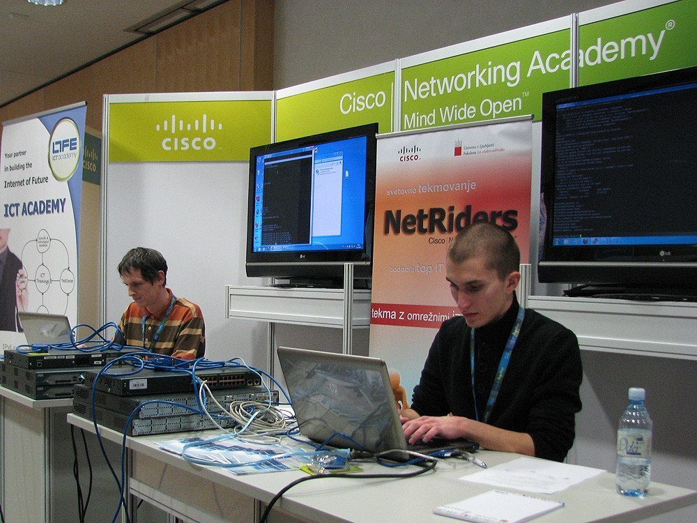 Сетевая академия Cisco ТУСУР продолжает регистрацию участников ежегодной сетевой олимпиады Cisco NetRiders