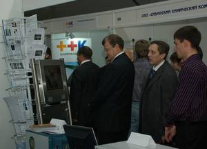 И.о. мэра Н.А. Николайчука заинтересовала разработка СБИ «Информационный сенсорный киоск»