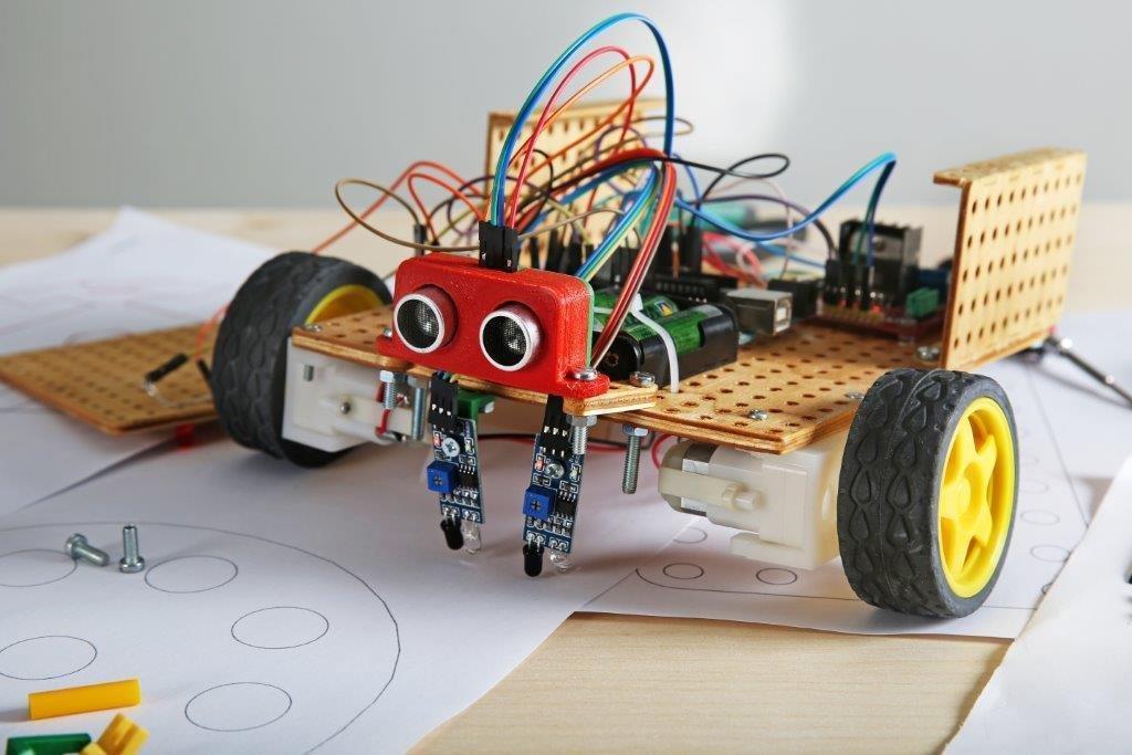 Indian Student Taught TUSUR Robots to Sense