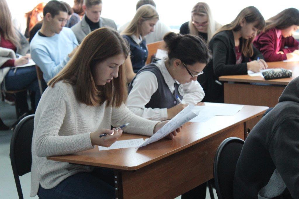 Студенты ТУСУРа приняли участие в Большом этнографическом диктанте