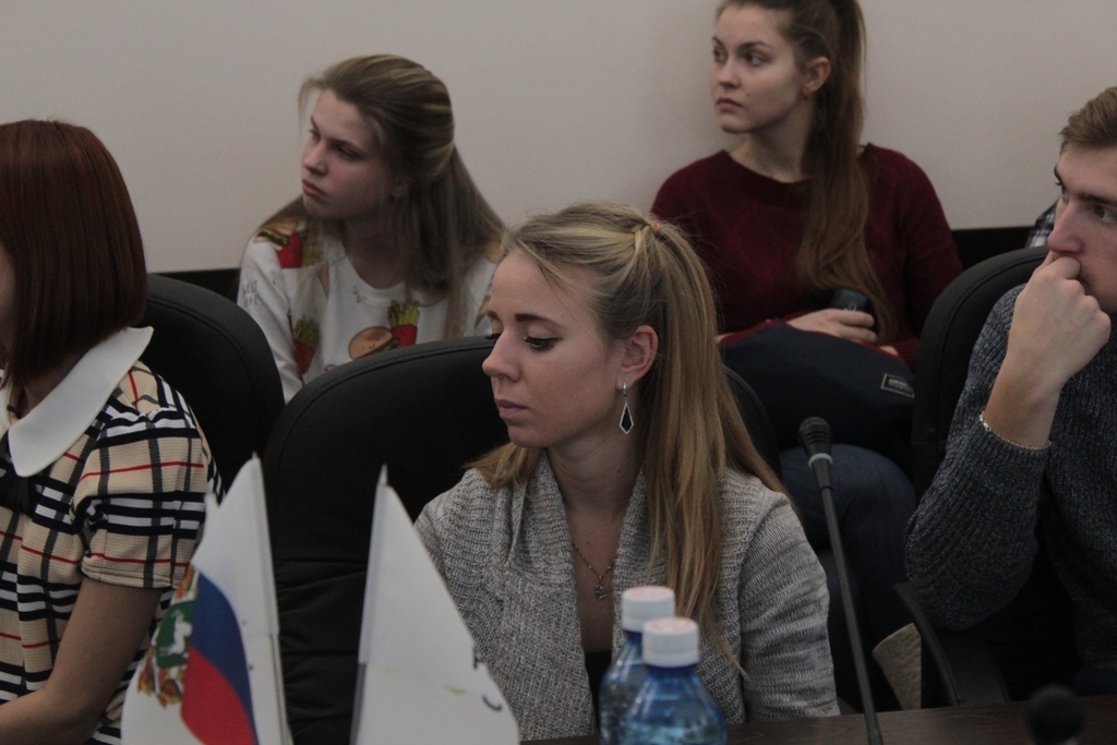 Доцент и студенты ТУСУРа приняли участие в заседании дистанционной лаборатории «Противодействие экстремизму, геноциду и ксенофобии в молодёжной среде»