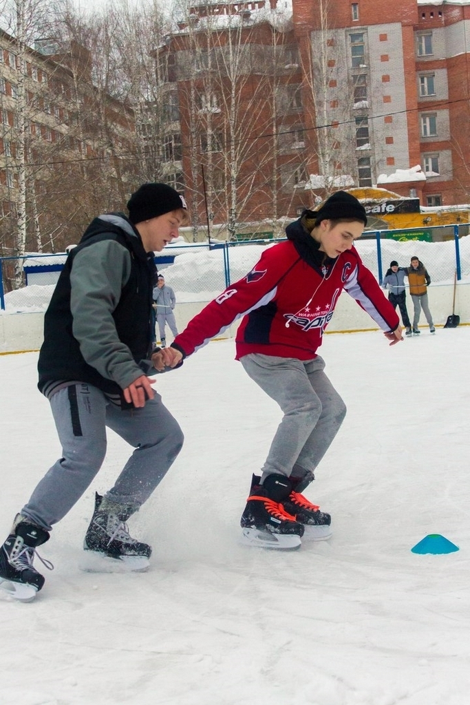 22 февраля на катке ТУСУРа состоялось второе открытое первенство по катанию на коньках среди факультетов