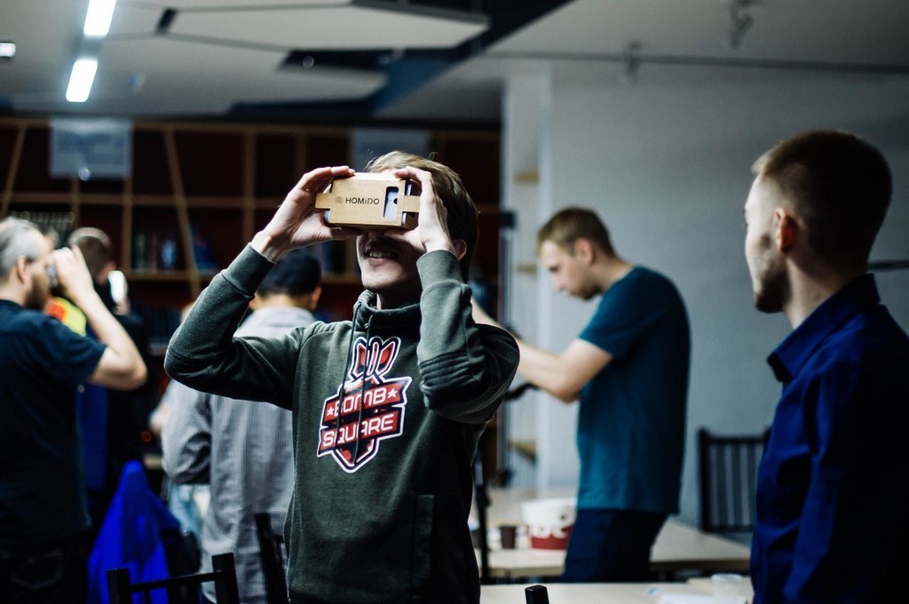 Резидент бизнес-инкубатора «Дружба» команда Tilt Shift стала победителем первого федерального хакатона по VR + HoloLens «Кибер Россия»