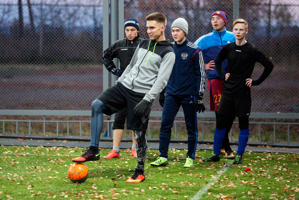 Новые игроки: иностранные студенты ТУСУРа вошли в сборную вуза по футболу